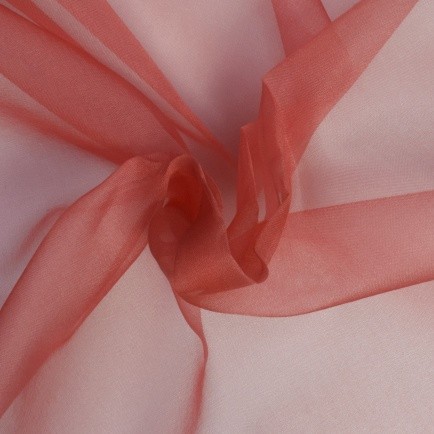 Organza gefärbt