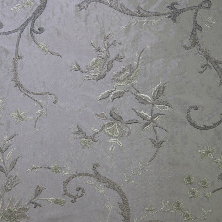 Trendy Satin bestickt